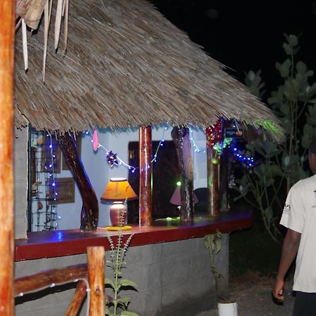 Tausa Tsavo Eco Lodge Voi Exteriör bild