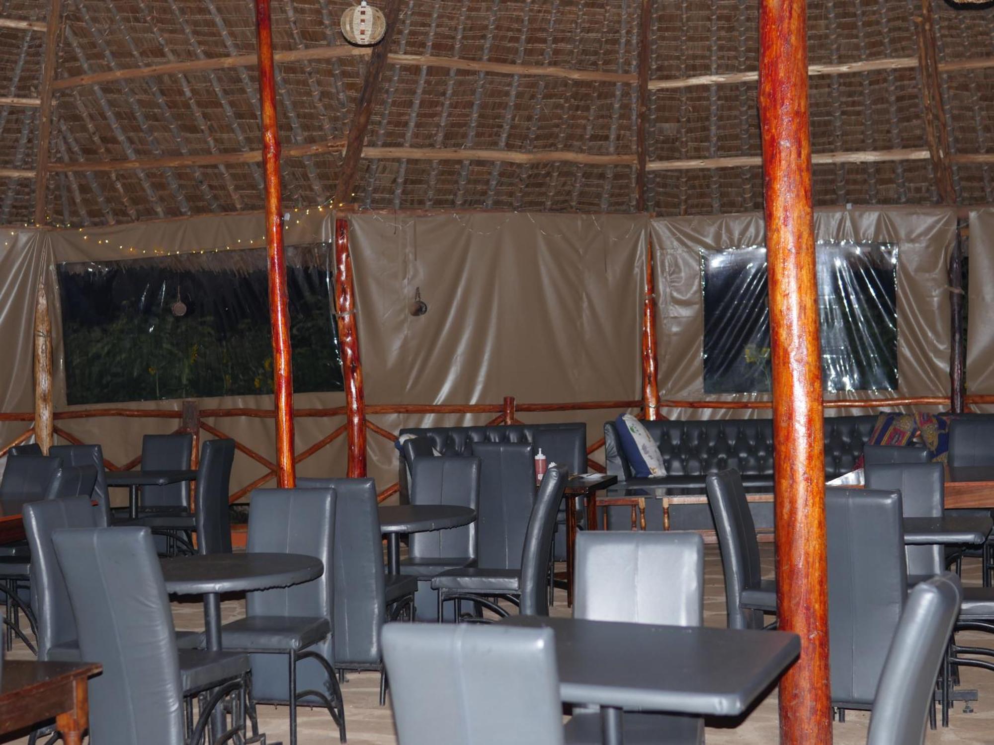 Tausa Tsavo Eco Lodge Voi Exteriör bild