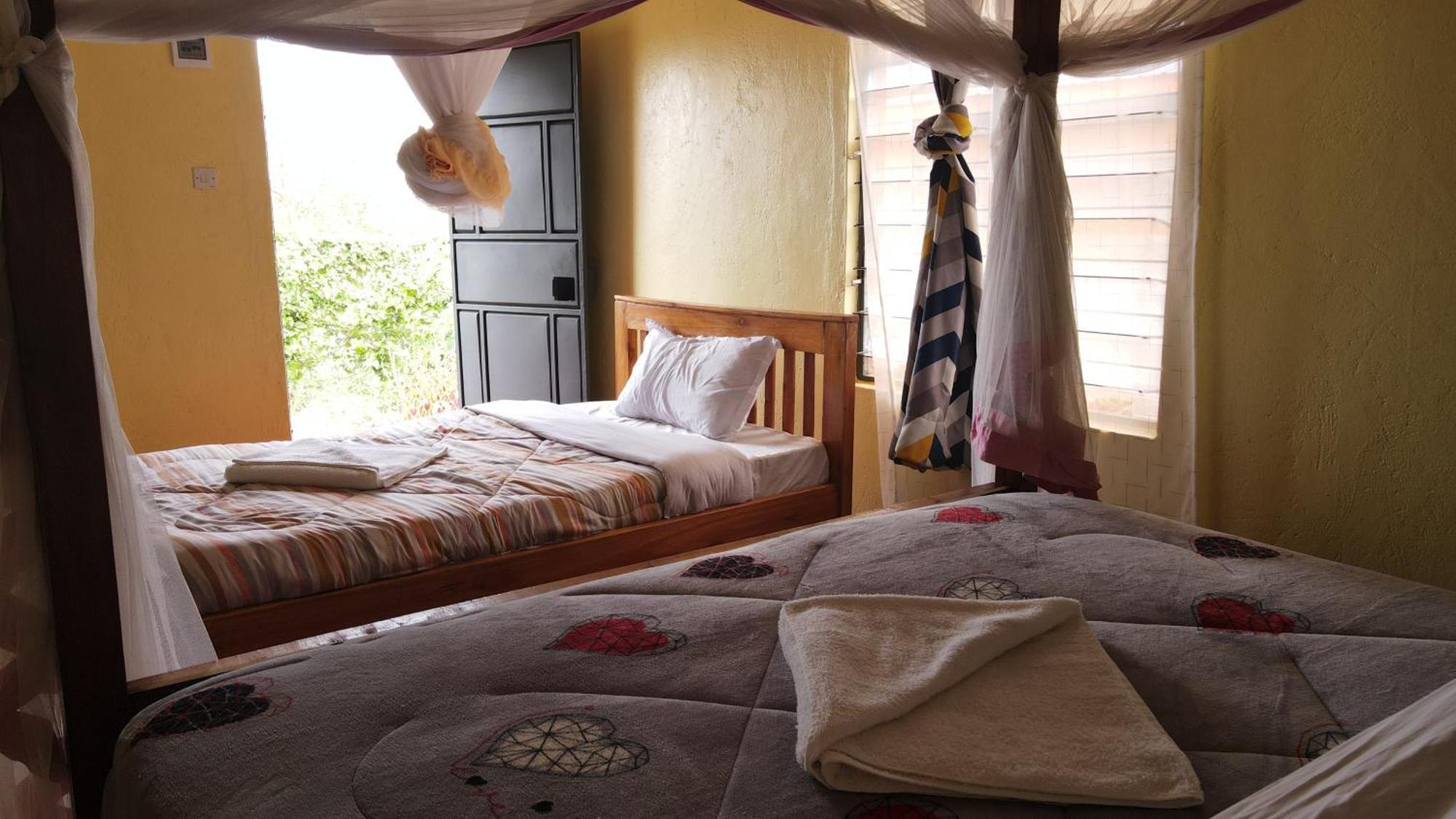 Tausa Tsavo Eco Lodge Voi Exteriör bild