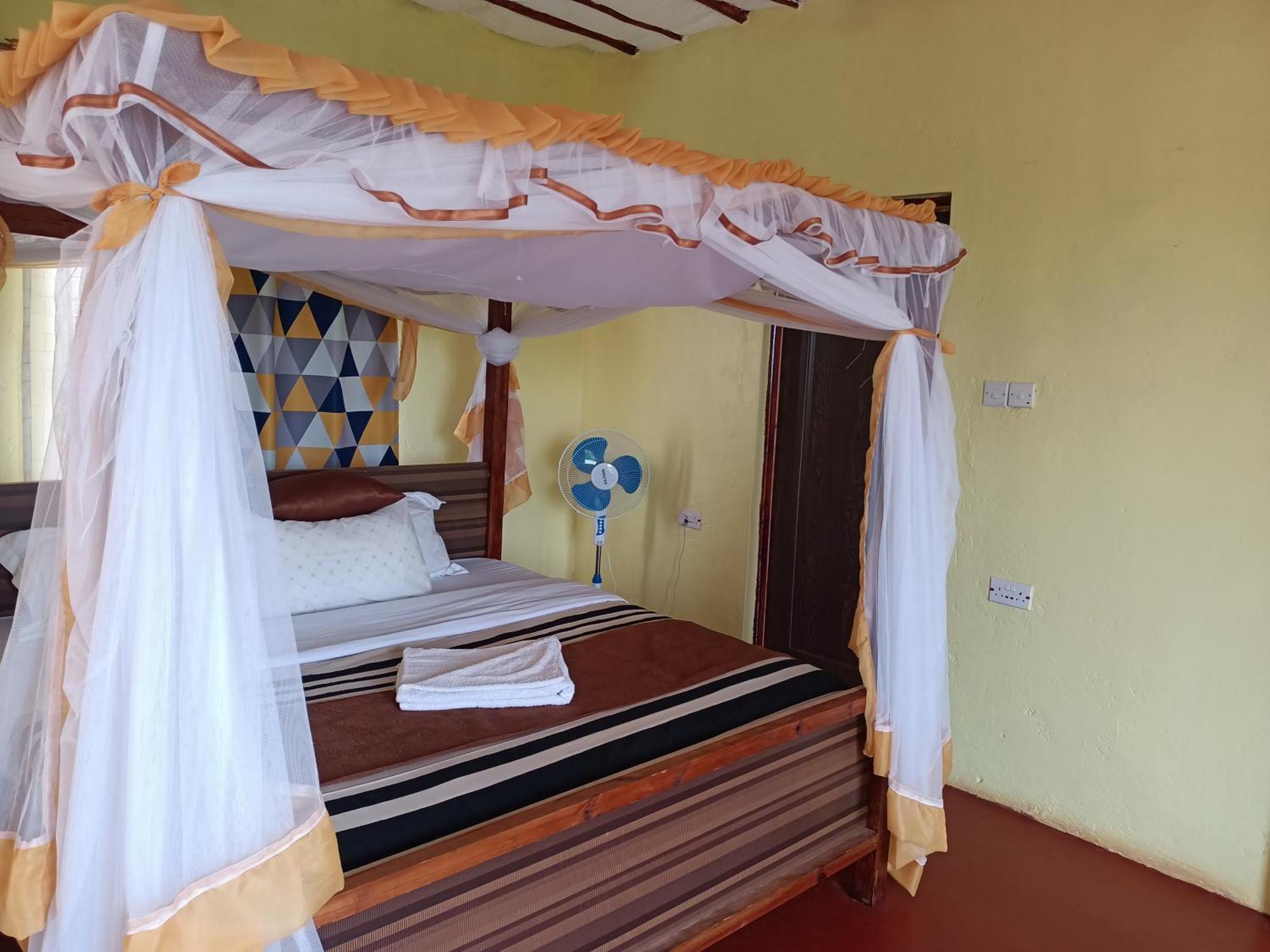 Tausa Tsavo Eco Lodge Voi Exteriör bild