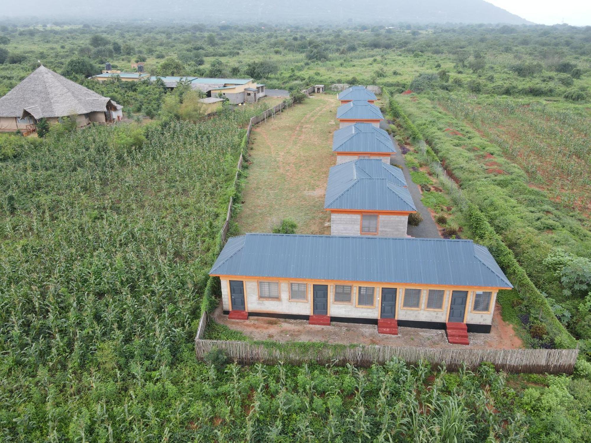 Tausa Tsavo Eco Lodge Voi Exteriör bild