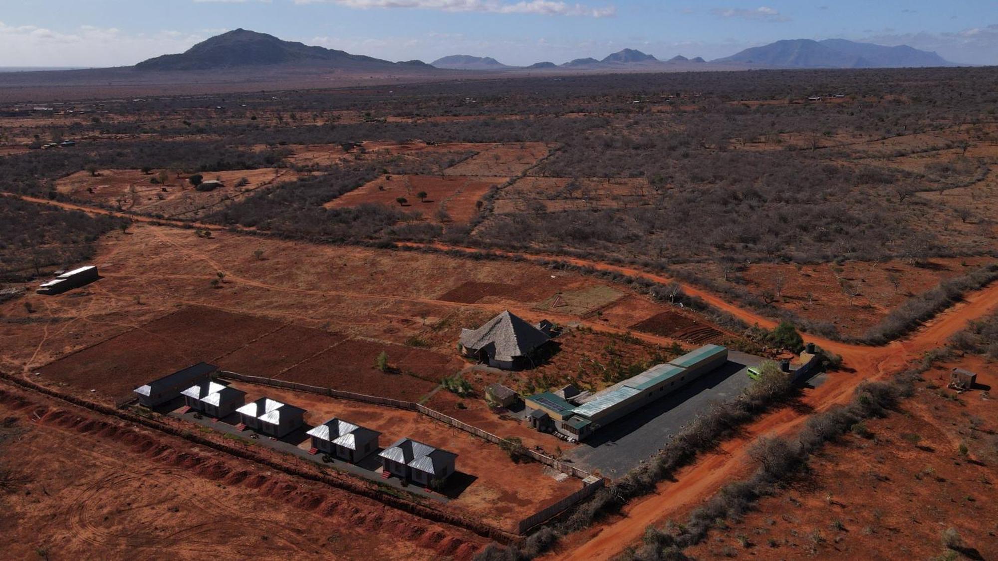 Tausa Tsavo Eco Lodge Voi Exteriör bild