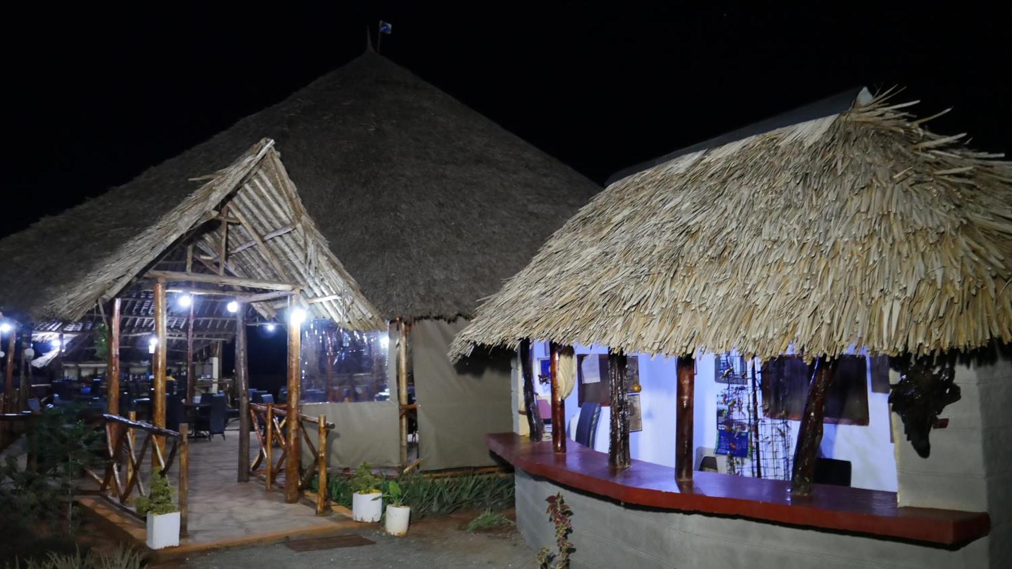 Tausa Tsavo Eco Lodge Voi Exteriör bild