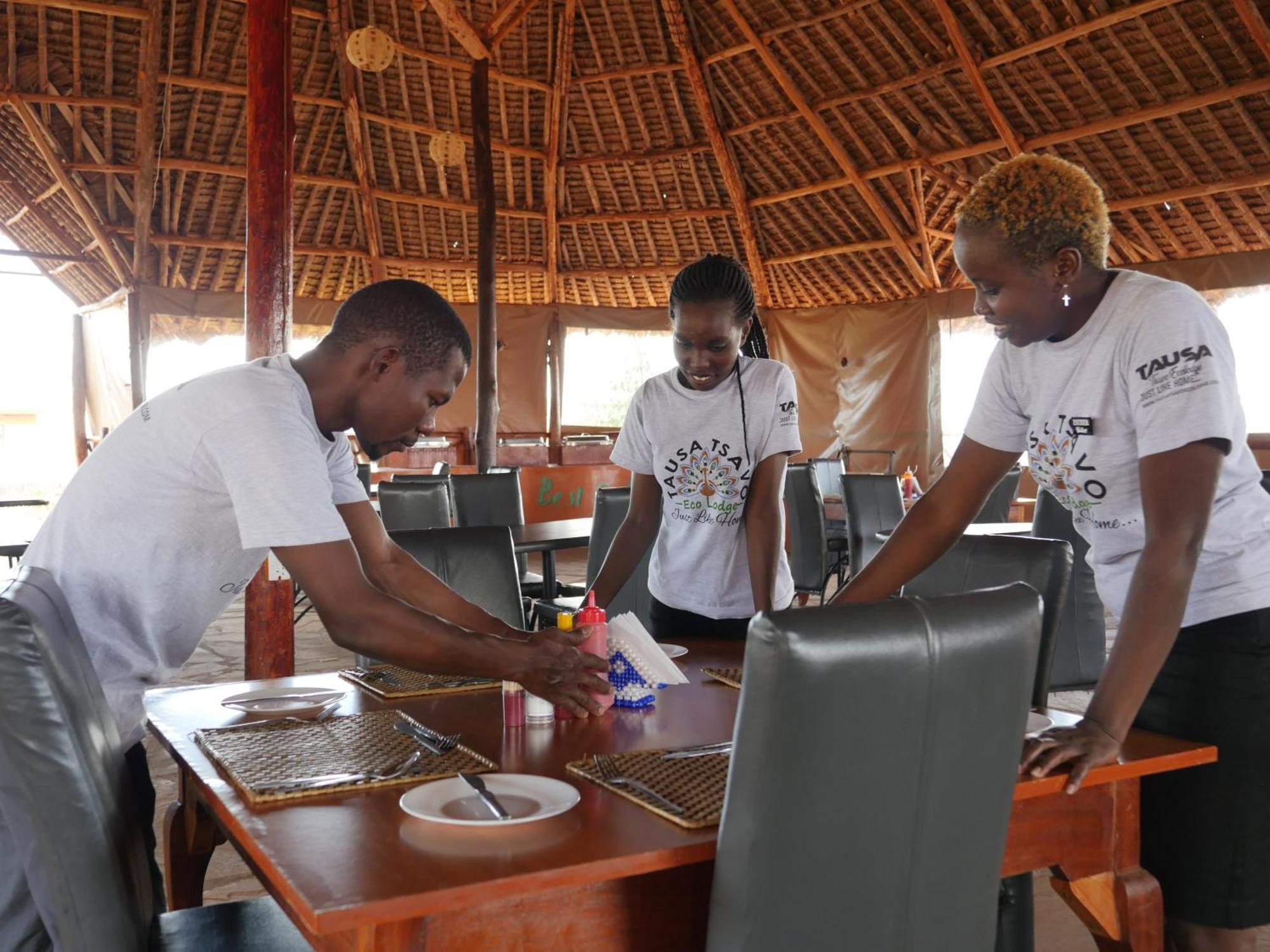 Tausa Tsavo Eco Lodge Voi Exteriör bild